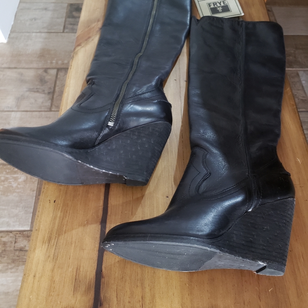 New with tag Frye Emma knee high zip wedge boot